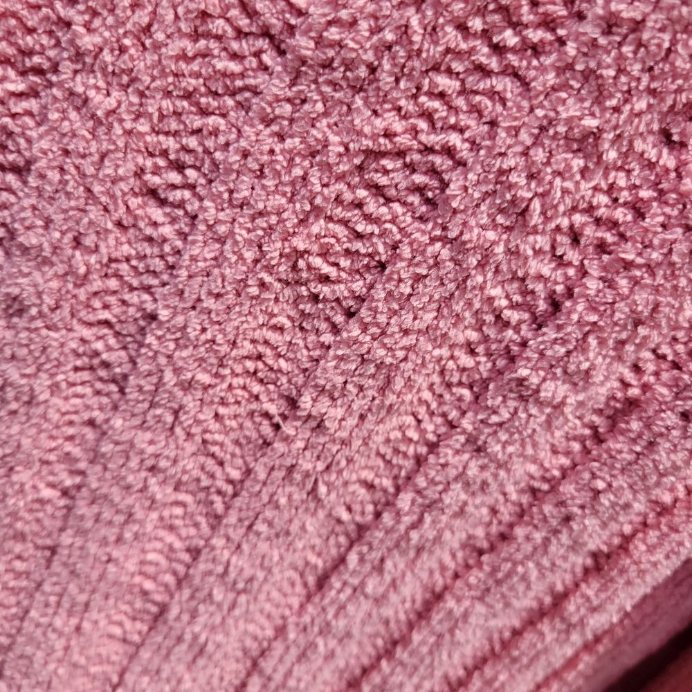 Pink Sweater‎ - Picture 8 of 11